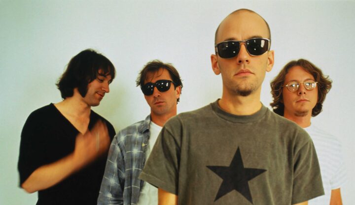 永恒的经典 R.E.M.之《Losing My Religion》赏析