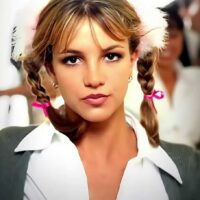 永恒的经典 Britney Spears之《Baby One More Time》赏析
